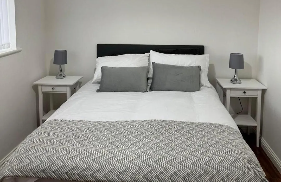 Apt Sleeps5-Parkg-Netflix-Near City Centre Etihad-1